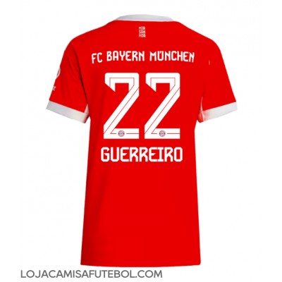 Camisa de Futebol Bayern Munich Raphael Guerreiro #22 Equipamento Principal Mulheres 2025-26 Manga Curta Camisa de Futebol Bayern Munich Raphael Guerreiro #22 Equipamento Principal Mulheres 2025-26 Manga Curta